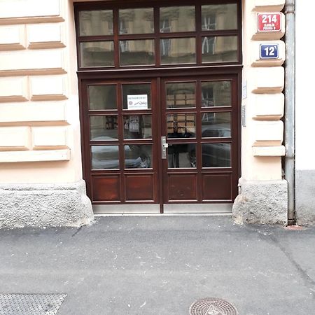 פראג Apartment Za Poricskou Branou מראה חיצוני תמונה