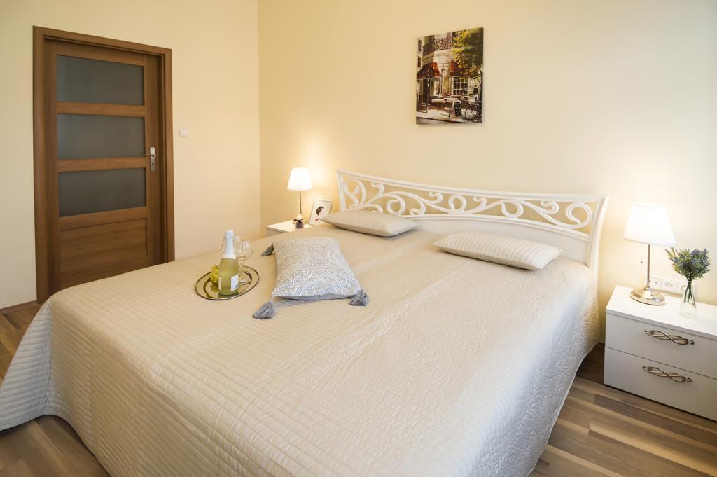 פראג Apartment Za Poricskou Branou מראה חיצוני תמונה